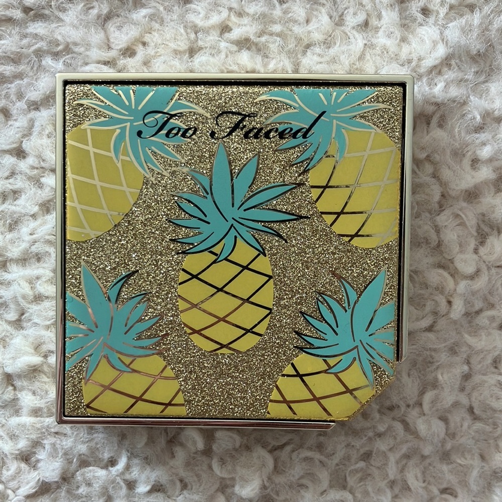 Too faced pineapple sun bronzer and highlighter duo - Picture 6 of 7